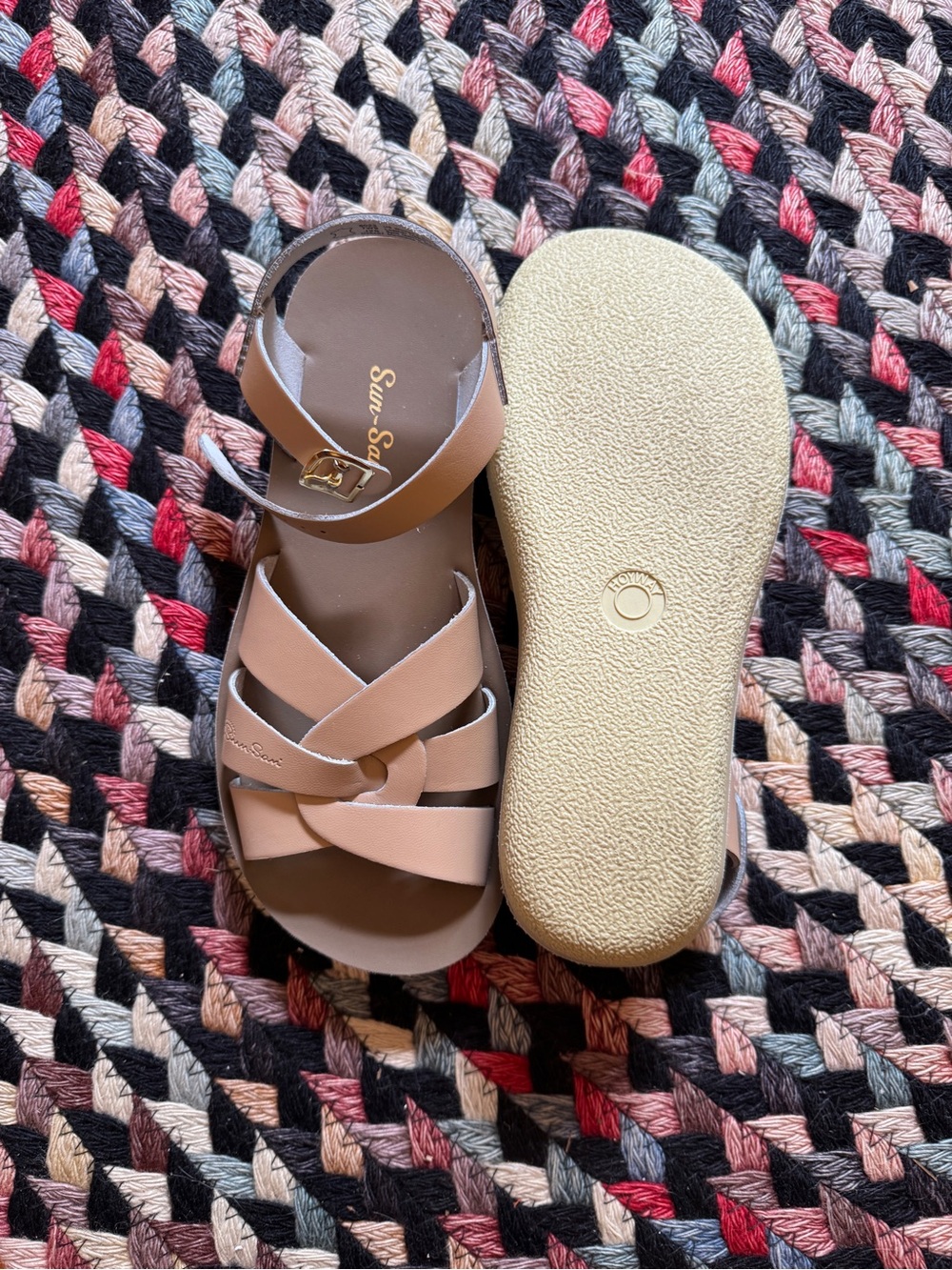 Saltwater Women's Tan Leather Crisscross Sandals SIZE 9 - Picture 4 of 4